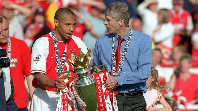 tat-tat-ve-huan-luyen-vien-arsene-wenger-1xc