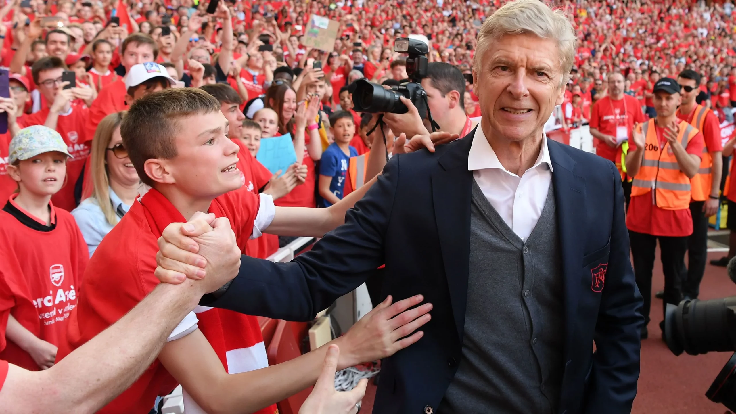 tat-tat-ve-huan-luyen-vien-arsene-wenger-ccc